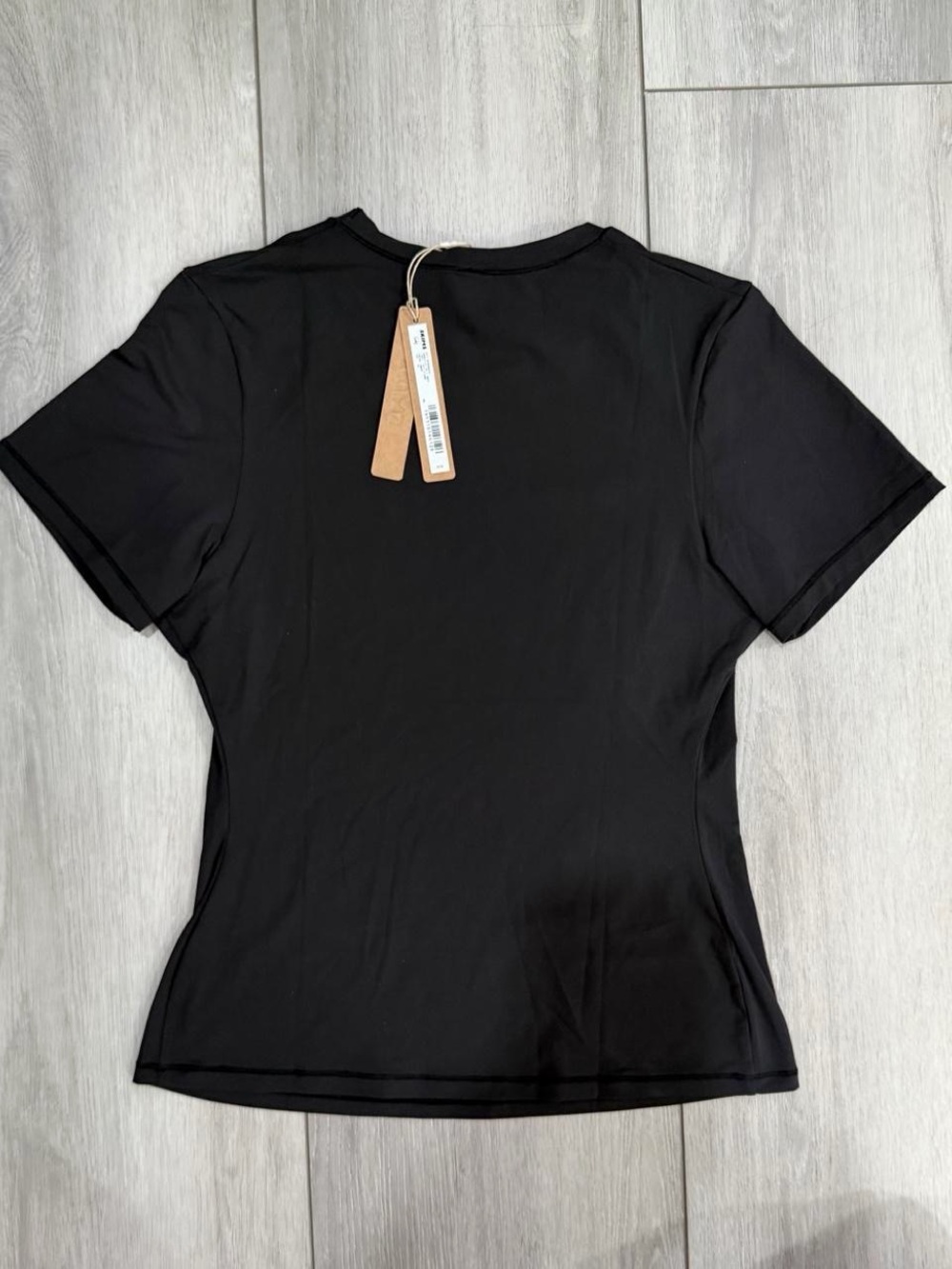 SKIMS Fits Everybody Short Sleeves Tee in Black  —  Size M - Picture 5 of 6